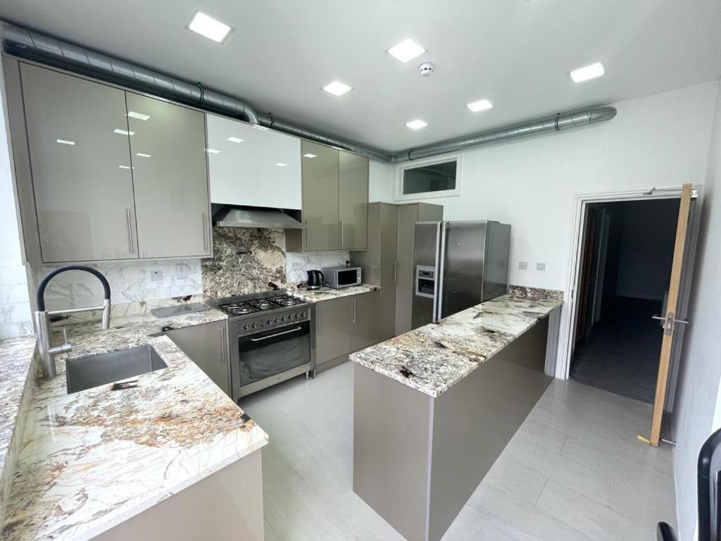 Hotel 371 Cranbrook Rd Ig2 Ilford Zewnętrze zdjęcie